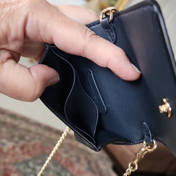 Beautiful NWOT Coach FloralSignature Leather Wallet With Chain 💜🤎🎁